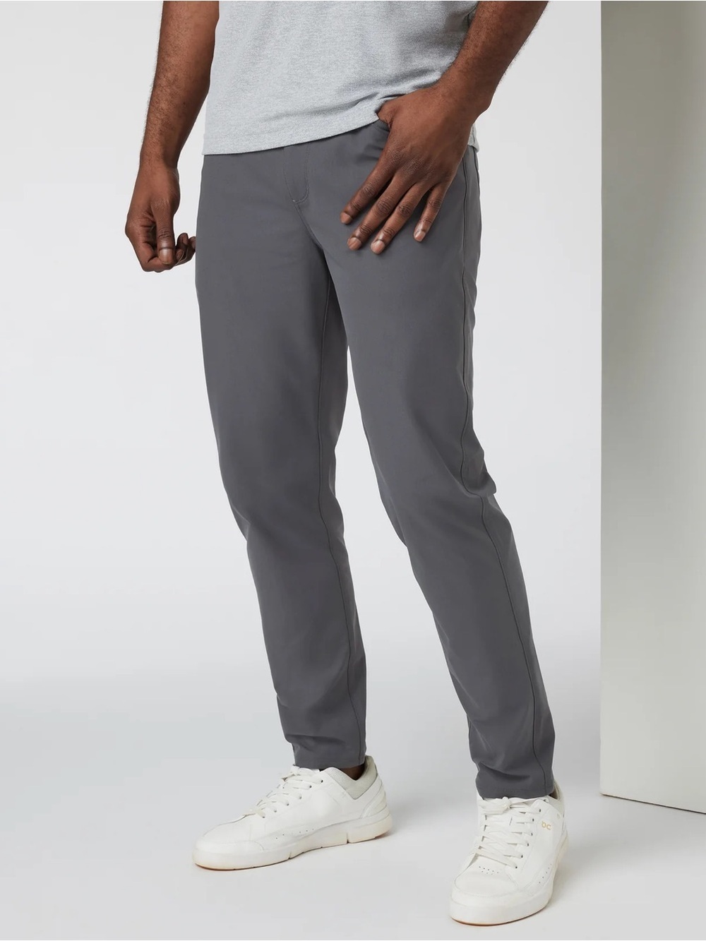 Vuori men’s Meta Pant Athletic Slim Fit 32" in charcoal gray size 34
